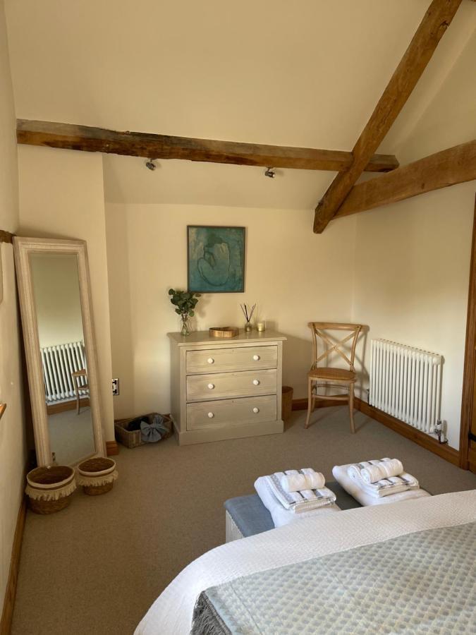The Cider Barn - Spacious First Floor Apartment Set Within Barn Conversion Cheltenham Exterior photo