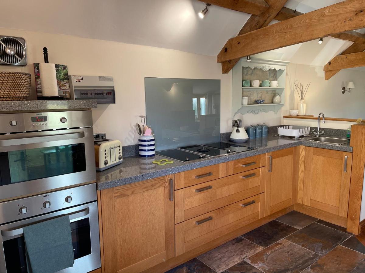 The Cider Barn - Spacious First Floor Apartment Set Within Barn Conversion Cheltenham Exterior photo