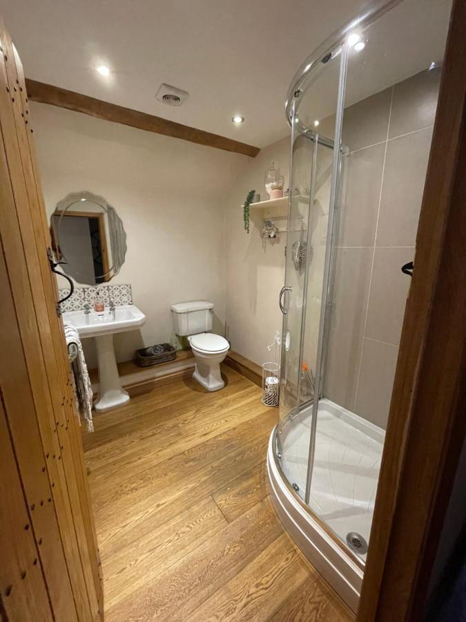 The Cider Barn - Spacious First Floor Apartment Set Within Barn Conversion Cheltenham Exterior photo
