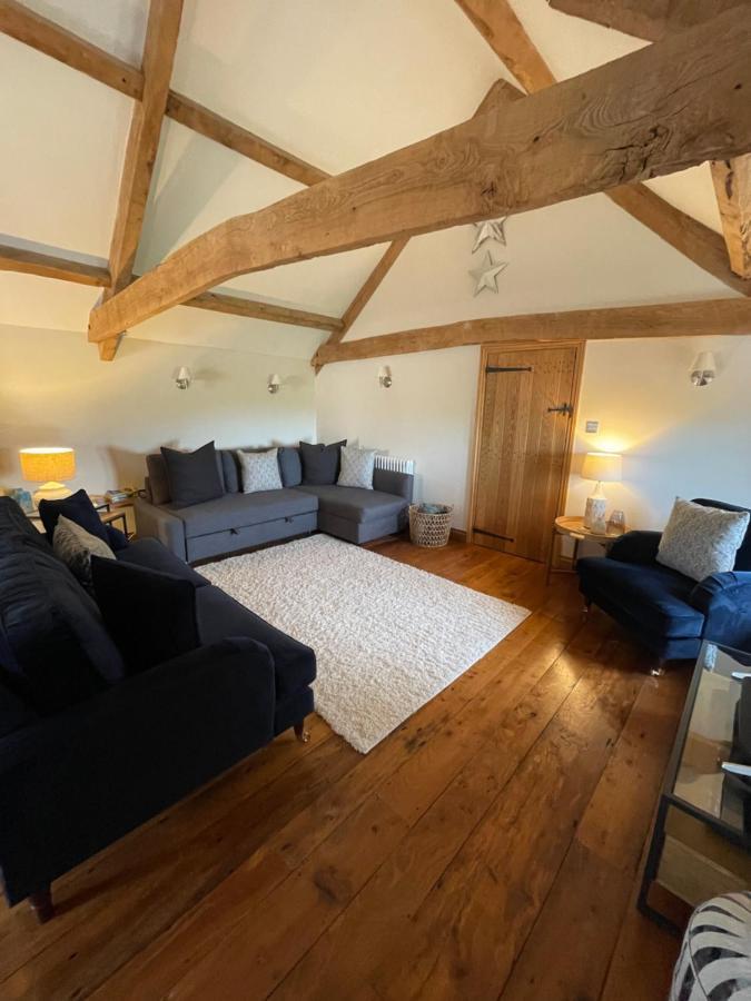 The Cider Barn - Spacious First Floor Apartment Set Within Barn Conversion Cheltenham Exterior photo