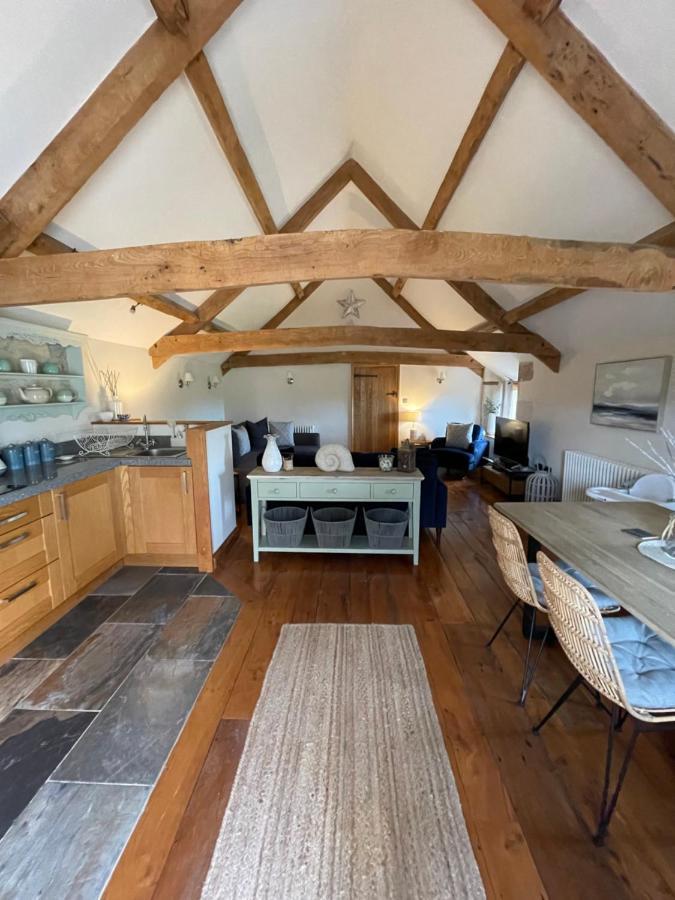 The Cider Barn - Spacious First Floor Apartment Set Within Barn Conversion Cheltenham Exterior photo