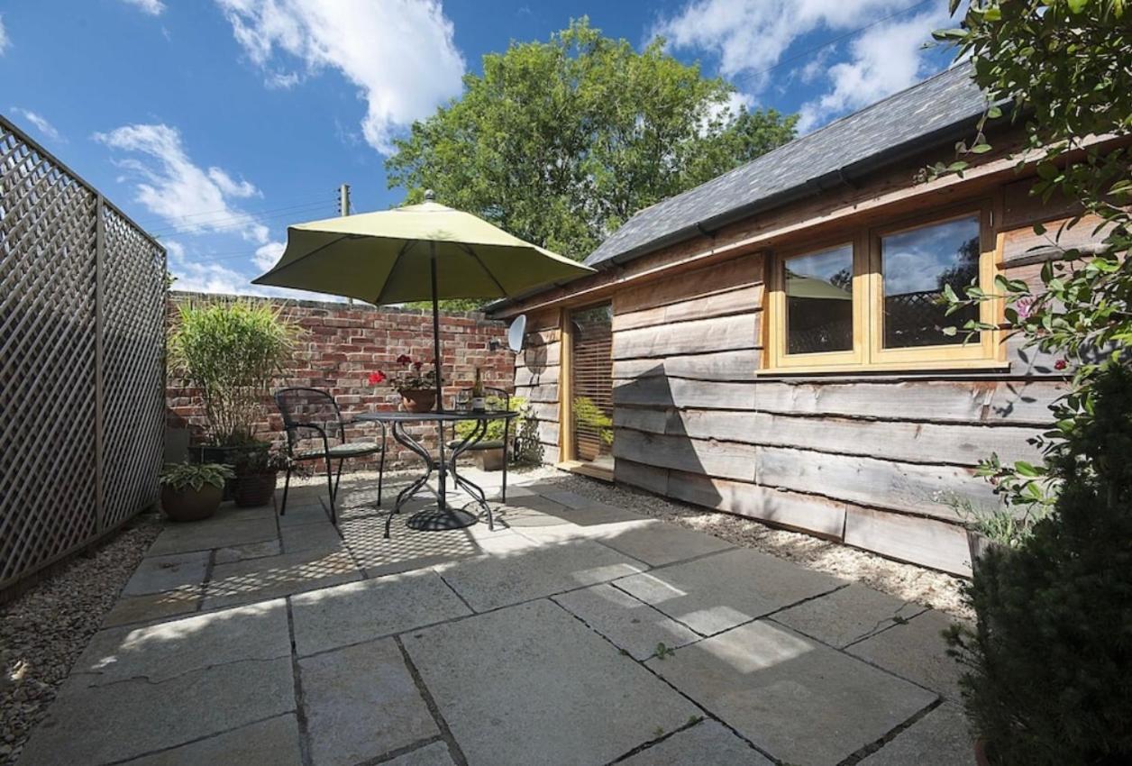 The Cider Barn - Spacious First Floor Apartment Set Within Barn Conversion Cheltenham Exterior photo